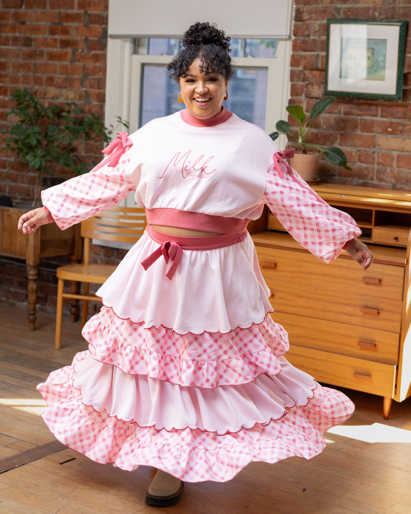 (LIMITED Pre-Order) Cropped Strawberry Milk Sweater