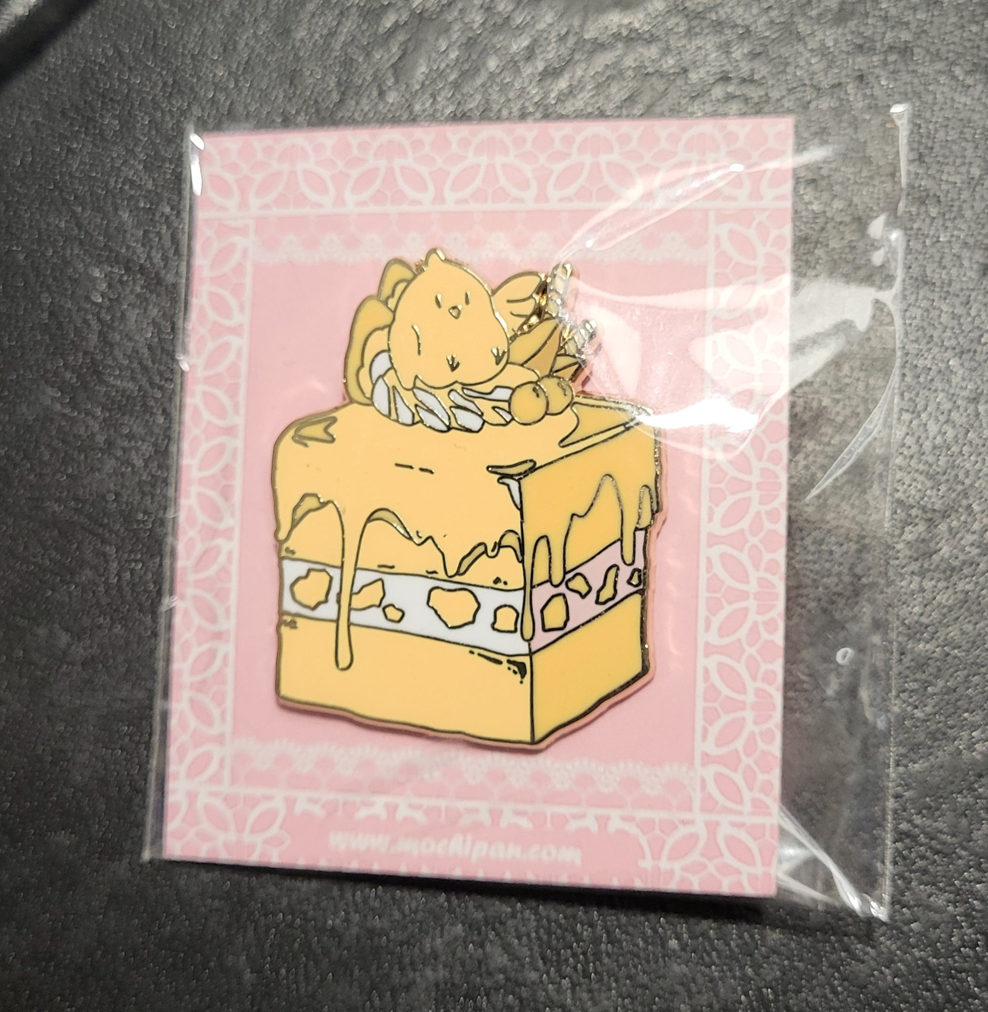 Gold Cake Pin