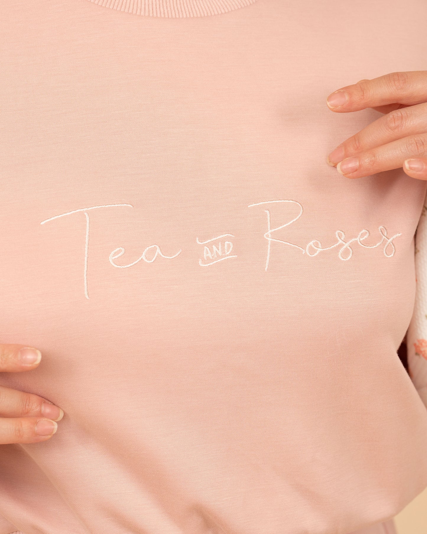 (Pre-Order) Tea & Roses Sweater (Estimated Shipping Date April 15th)