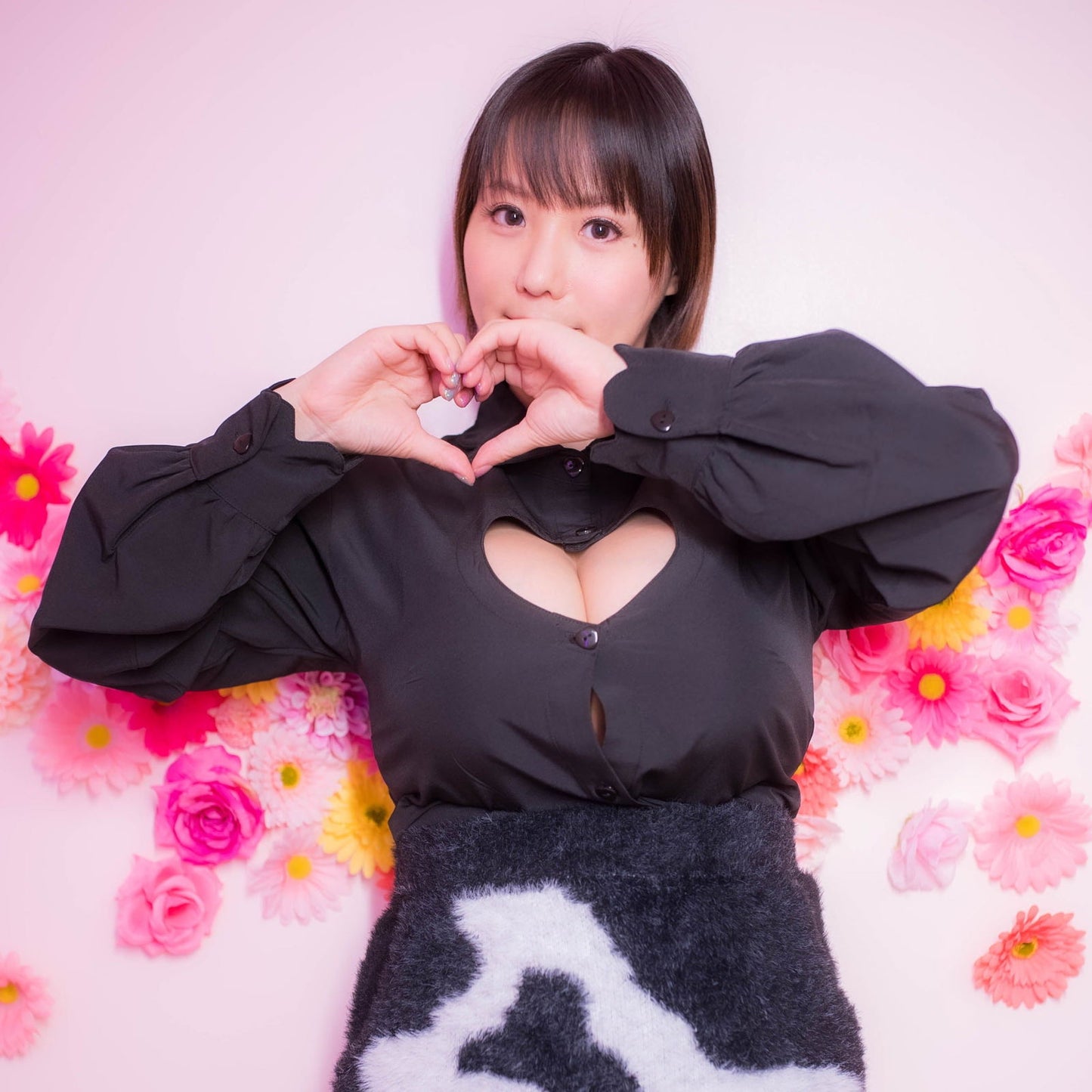 Shibuya's Heart Shirt (Black) - Mochipan